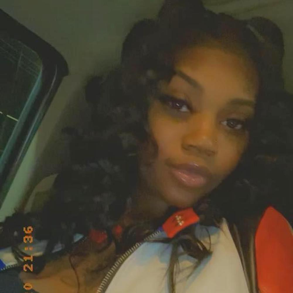 Meet your Posher, Janiqua s